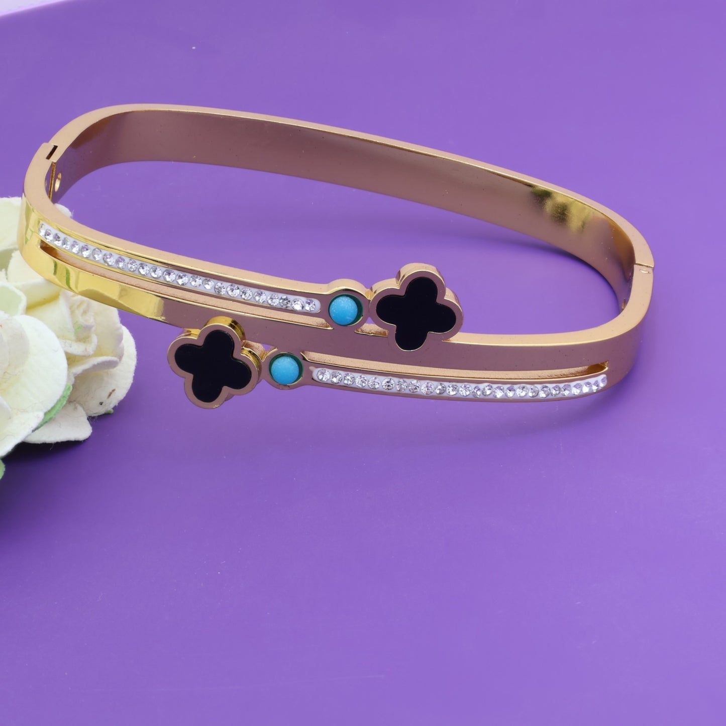 Clover Glint Bracelet